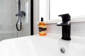 Shower, towels