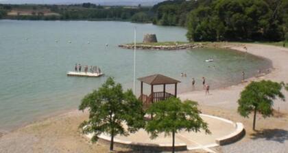 Family apartment with terrace overlooking the Canal du Midi