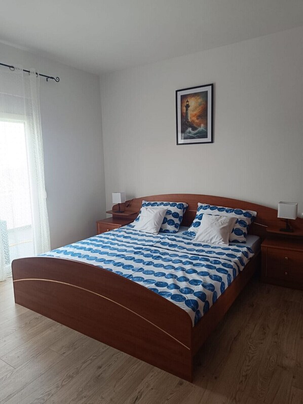 2 عدّة غرف نوم وخزنة داخل الغرفة ومكواة/لوح كي وواي فاي مجانًا