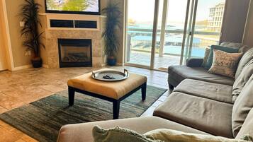 Smart TV, fireplace, DVD player