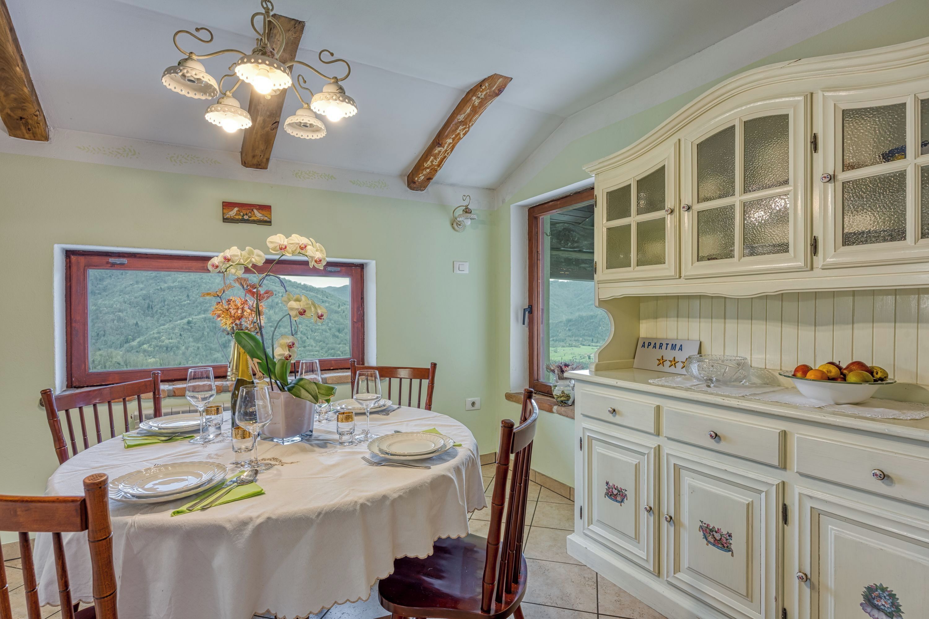 Familie appartement, meerdere slaapkamers, uitzicht op gebergte (Apartment Marta Slovenia Nature) | Dineren