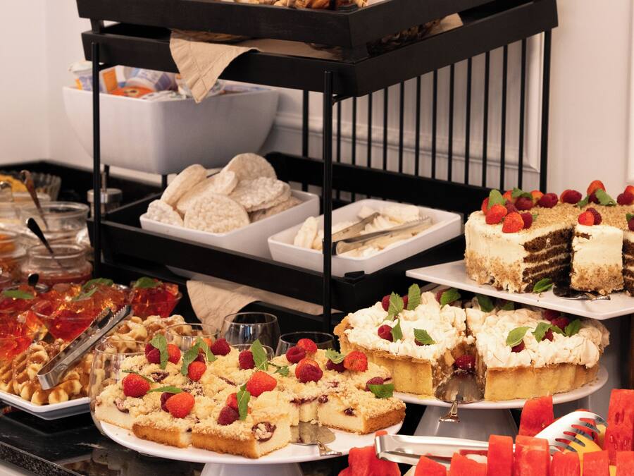 Café da manhã com buffet todos os dias (PLN 60 por pessoa)