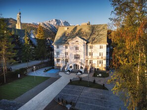 Front of property - Renesans Residence Zakopane (Zakopane)