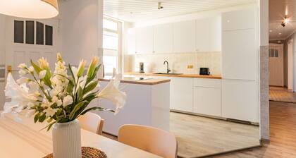 Spacious Apartment In Strausberg - Sleeps 6