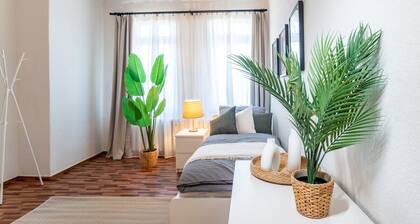 Spacious Apartment In Strausberg - Sleeps 6