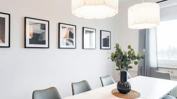Apartment, 6 Bedrooms (262793) | Desk, laptop workspace, free WiFi