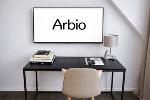 Deluxe Apartment, Kitchenette | 1 bedroom, individually furnished, desk, laptop workspace - Arbio I Apartmently (Berlin)