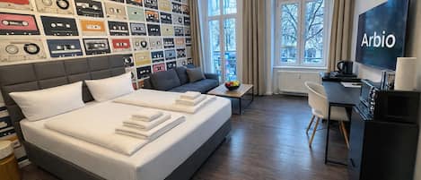 Comfort Apartment, 1 Bedroom, Balcony (DE_BER_005_Apartmently_025_00_03_B) | 1 bedroom, desk, iron/ironing board, free WiFi