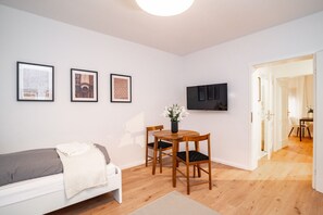 1 bedroom, desk, laptop workspace, free WiFi