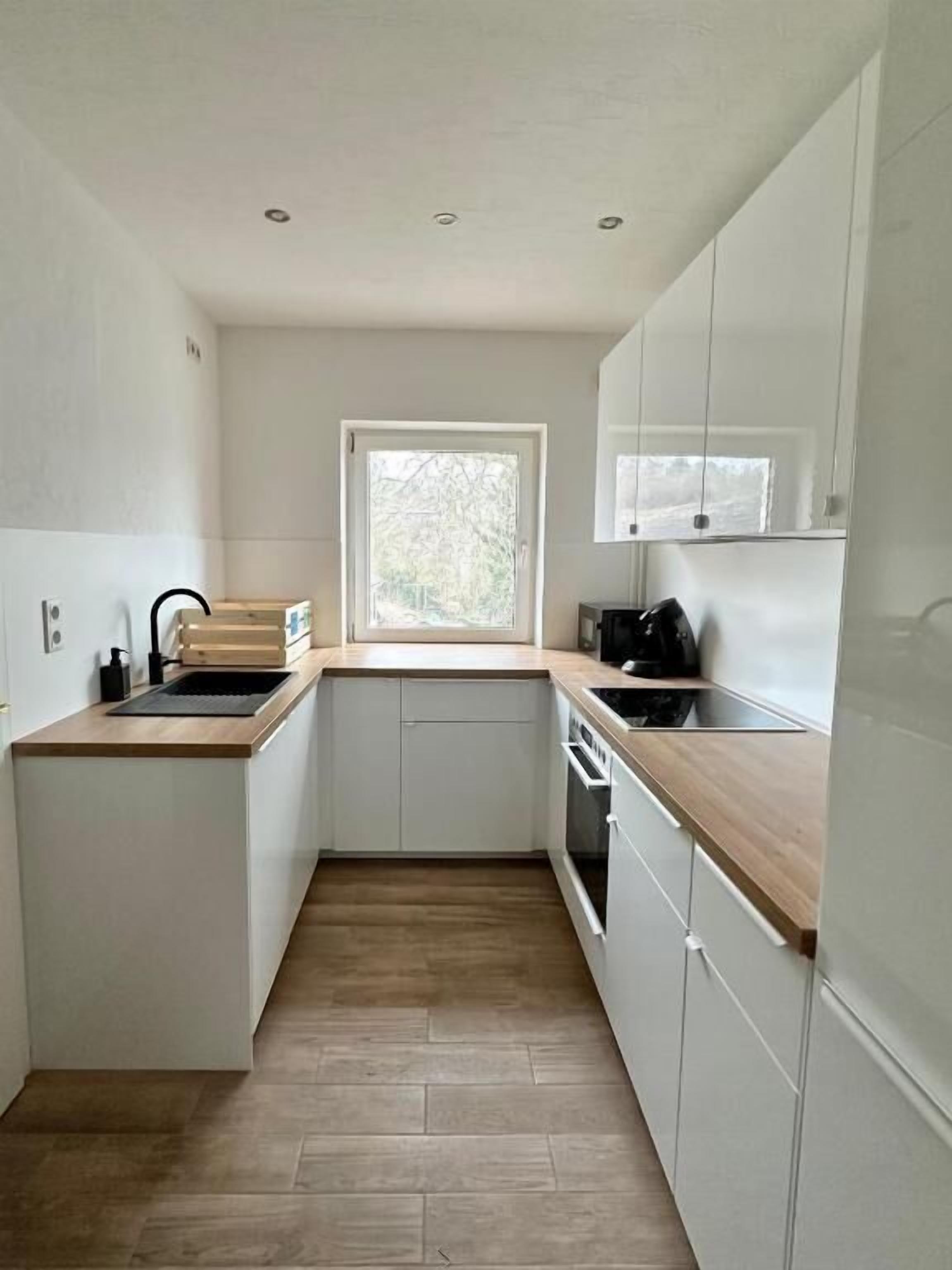 Apartment, 2 Bedrooms (360761) | Private kitchen | Full-size fridge, microwave, oven, coffee/tea maker