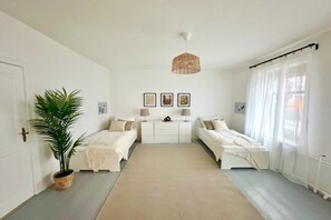 Apartment, 2 Bedrooms (360761) | 2 bedrooms, free WiFi