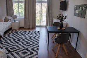 Desk, laptop workspace, free WiFi - Arbio Grünheide (Grunheide)