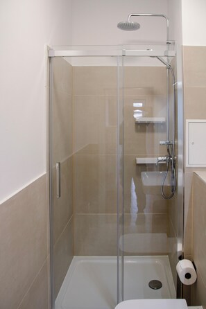 Apartment, 3 Bedrooms (278300) | Bathroom | Shower, towels - Arbio Grünheide (Grunheide)