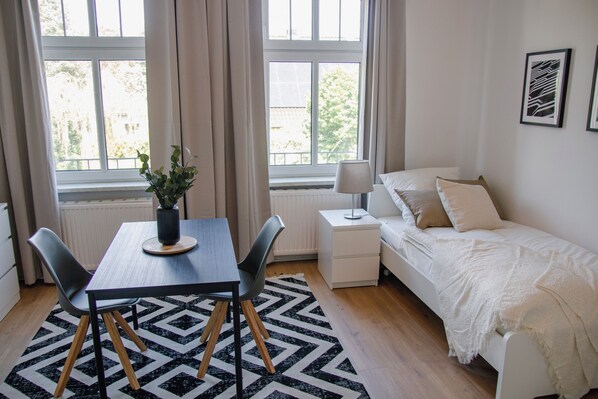 Apartment, 3 Bedrooms (278300) | 3 bedrooms, desk, laptop workspace, free WiFi