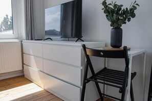 Apartment, 3 Bedrooms (278300) | 3 bedrooms, desk, laptop workspace, free WiFi