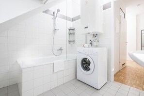 Apartment, 2 Bedrooms (206364) | Bathroom | Shower, towels, soap, toilet paper - Anna And Friends (Graz)