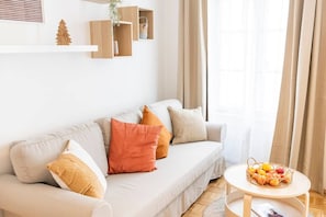 Apartment, 1 Bedroom (206340) | Living area