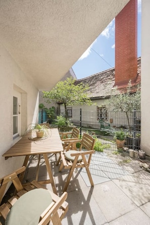 Apartment, 1 Bedroom (206352) | Terrace/patio