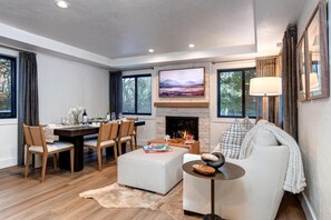 Interior - KBM Resorts | Hidden Creek | Bright and Airy, Near Canyons Cabriolet, Gas Fireplace, Private Hot Tub, Comm Summer Pool HCT-26c (Park City)