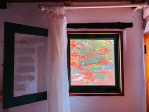Interior - Cabaña en zona tranquila con bonitas vistas, acogedor estilo y cuidado jardín. (CN)