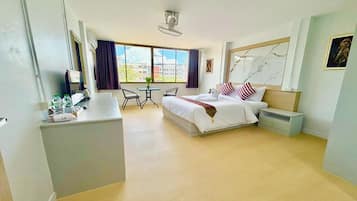 Deluxe Double Room | Minibar, in-room safe, desk, free WiFi