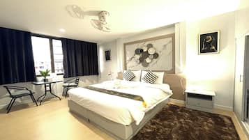 Minibar, caja de seguridad en la habitación, escritorio y wifi gratis