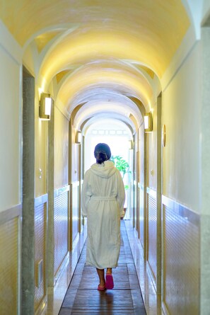 Een Turks bad/hammam, lichaamsbehandelingen, hydrotherapie