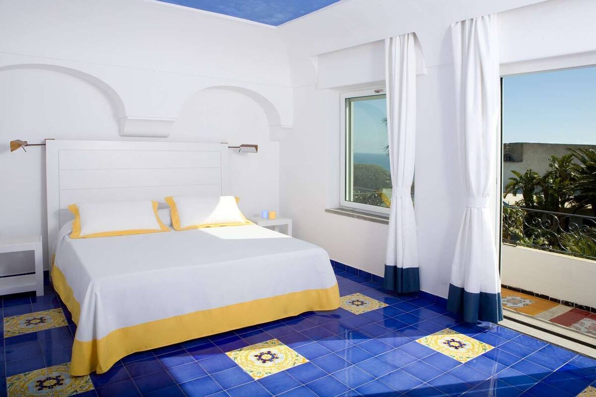 Superior Room | 1 bedroom, minibar, in-room safe, free WiFi