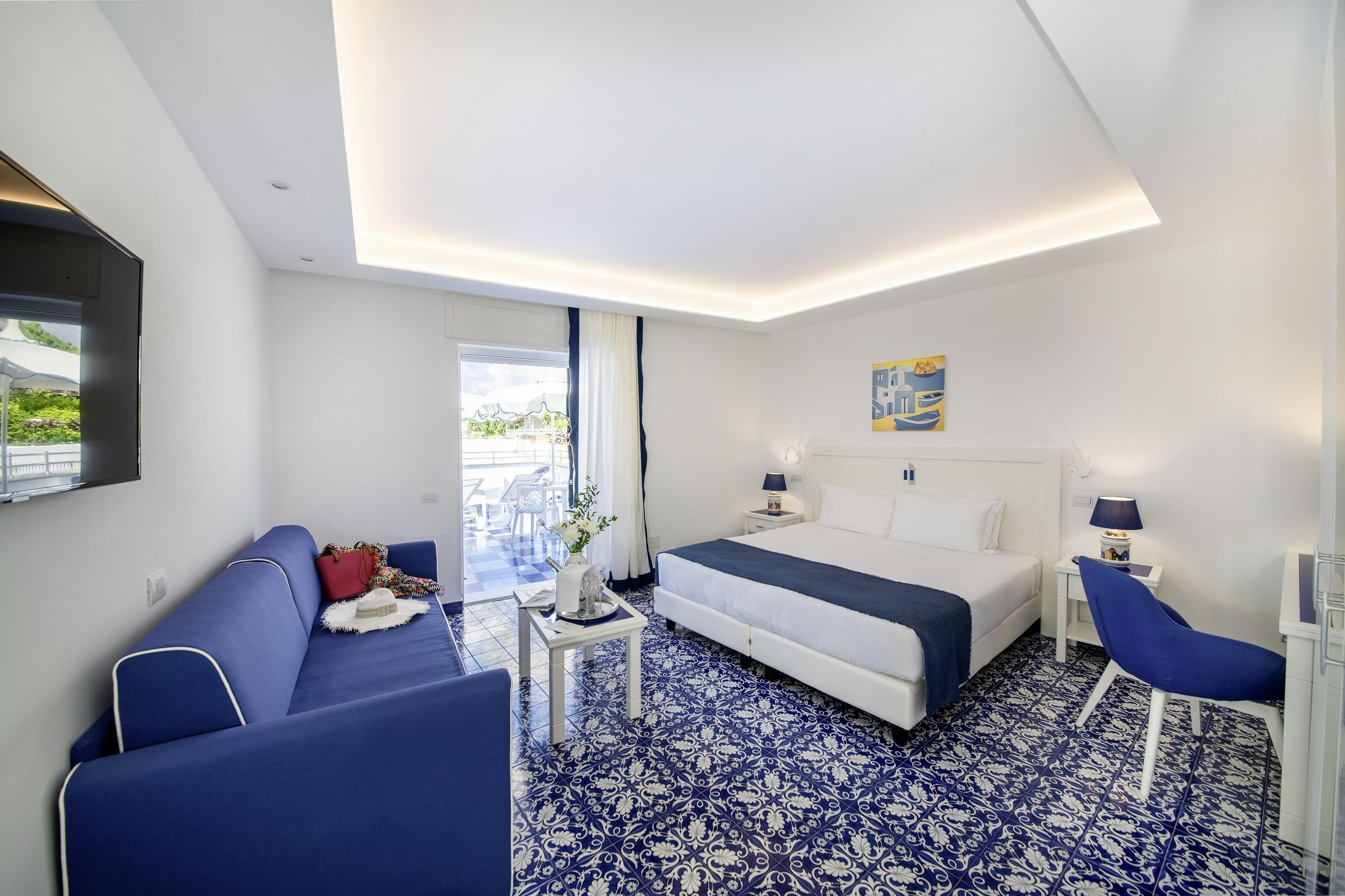 Minibar, coffres-forts dans les chambres, Wi-Fi gratuit, draps fournis