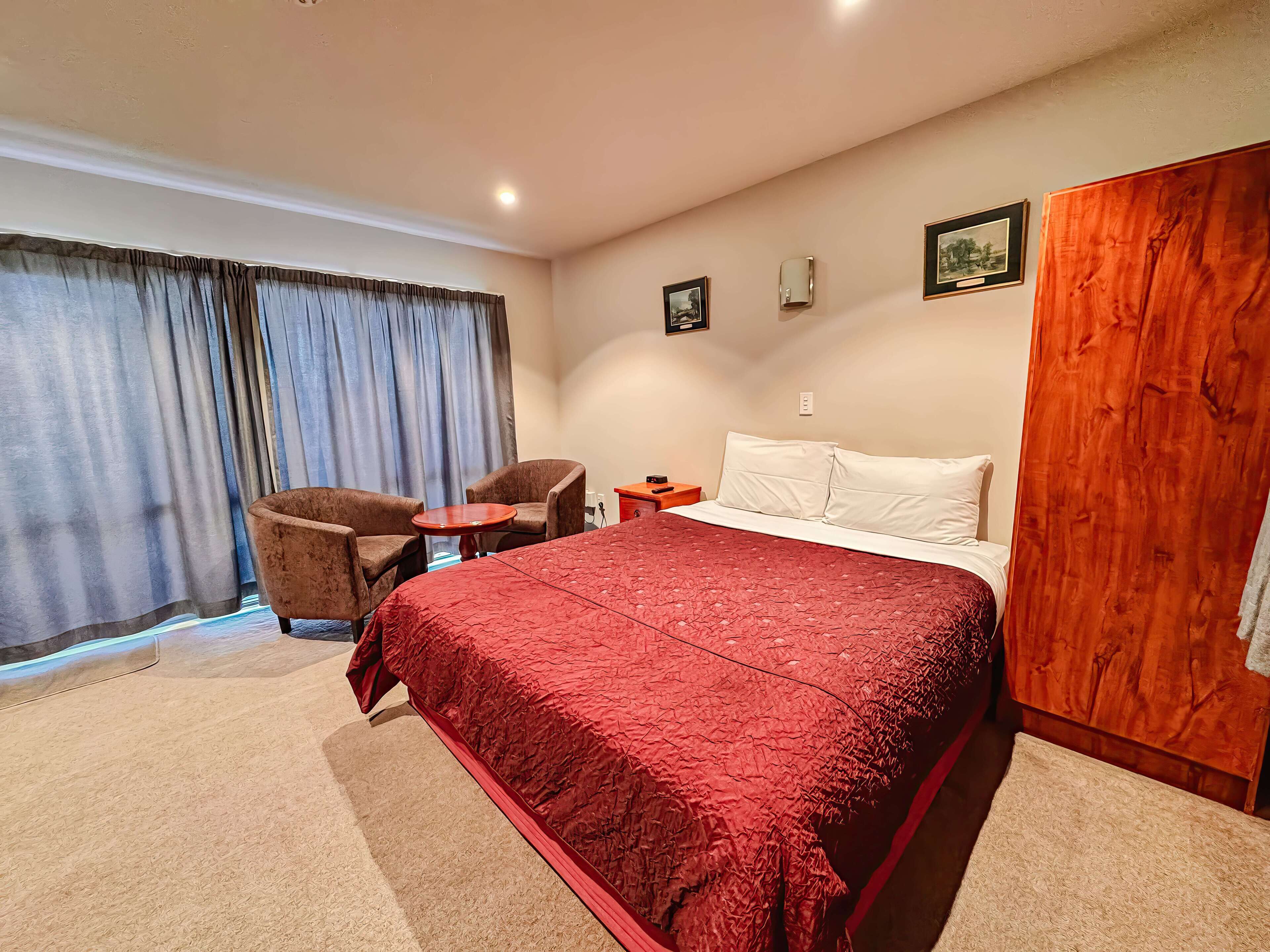 1 bedroom, desk, iron/ironing board, free WiFi