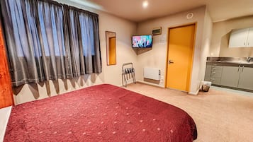 1 bedroom, desk, iron/ironing board, free WiFi