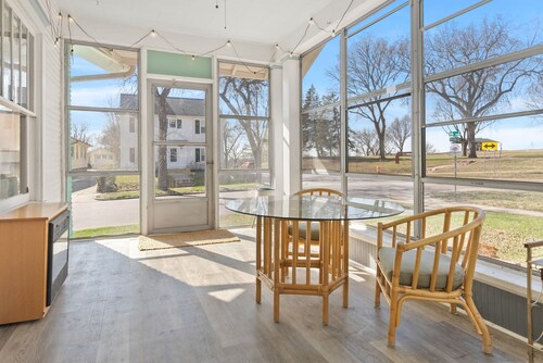 Historic Charm Across from Terrace Park: A Sioux Falls Sanctuary