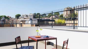 Estudio Grand, cocina (& Terrace) | Balcón