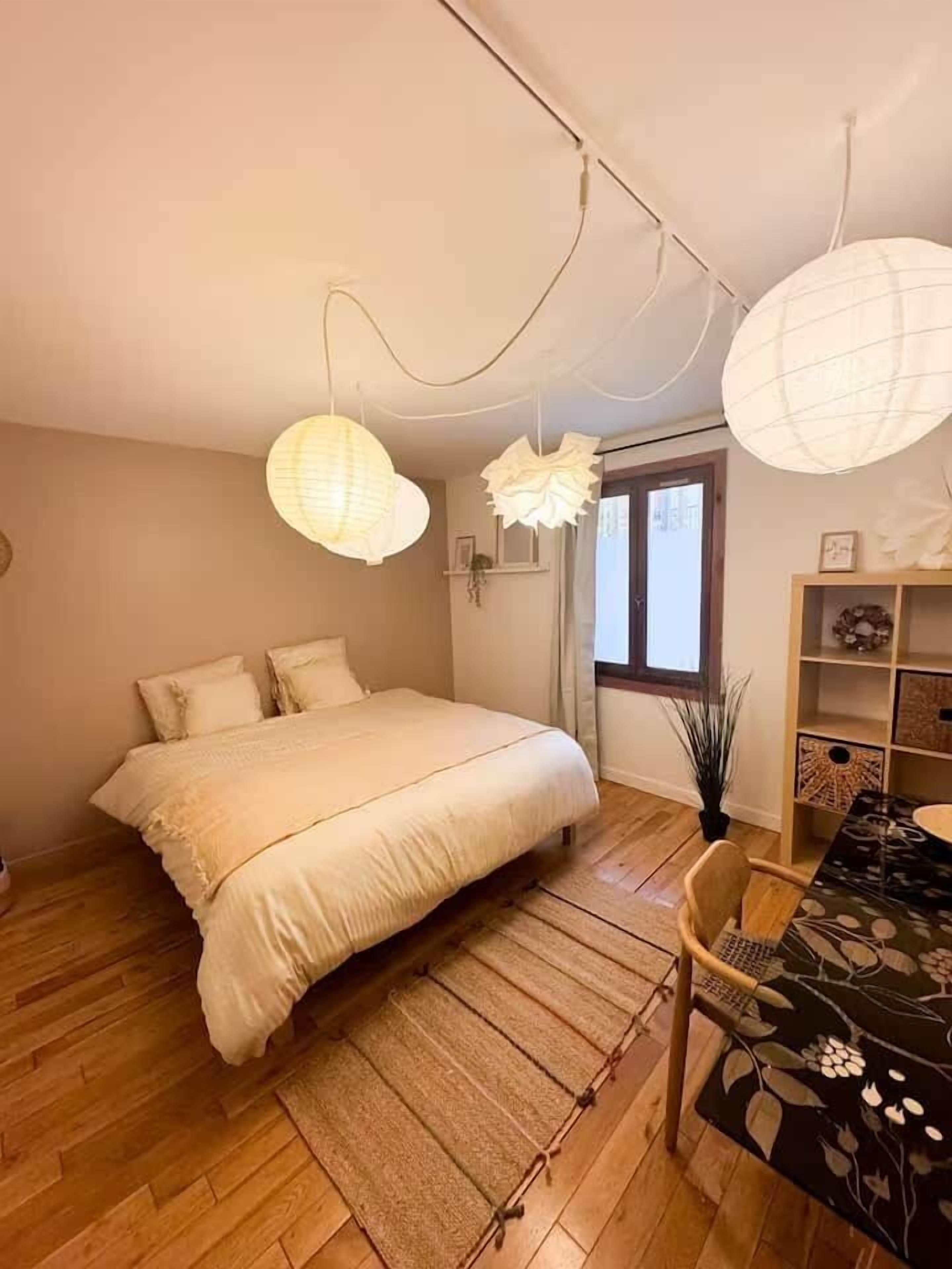 2 chambres, fer et planche à repasser, Wi-Fi, draps fournis