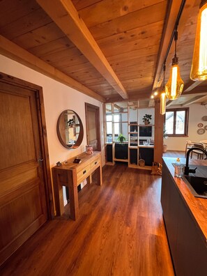 Fridge, oven, stovetop, dishwasher - Charming apartment with swimming pool - Au Fort à Chanaz, 4 Pers. (Chanaz)