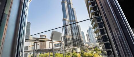 Luxury-Apartment, Stadtblick | Balkon