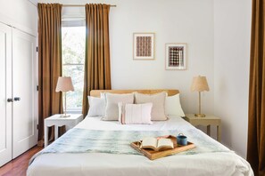 2 Schlafzimmer, Schreibtisch, Bügeleisen/Bügelbrett, WLAN