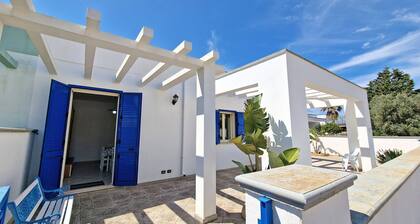 Blue Sky Cottage Just a few Steps From the Beach