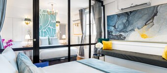 Merveil Luxury Suites - Royale - Saint Honore view