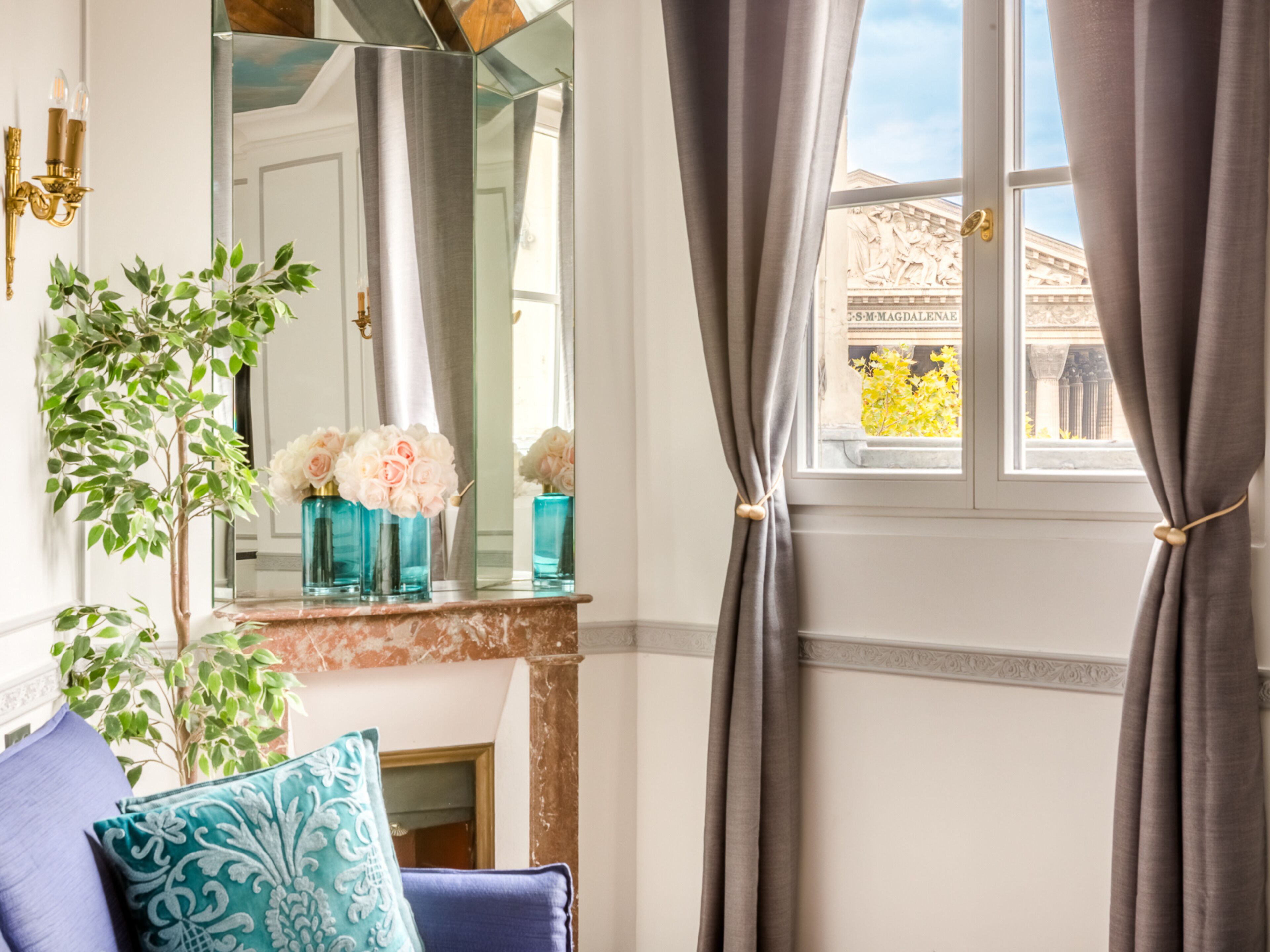 Appartement, vue ville | Coin séjour | Espaces bureaux