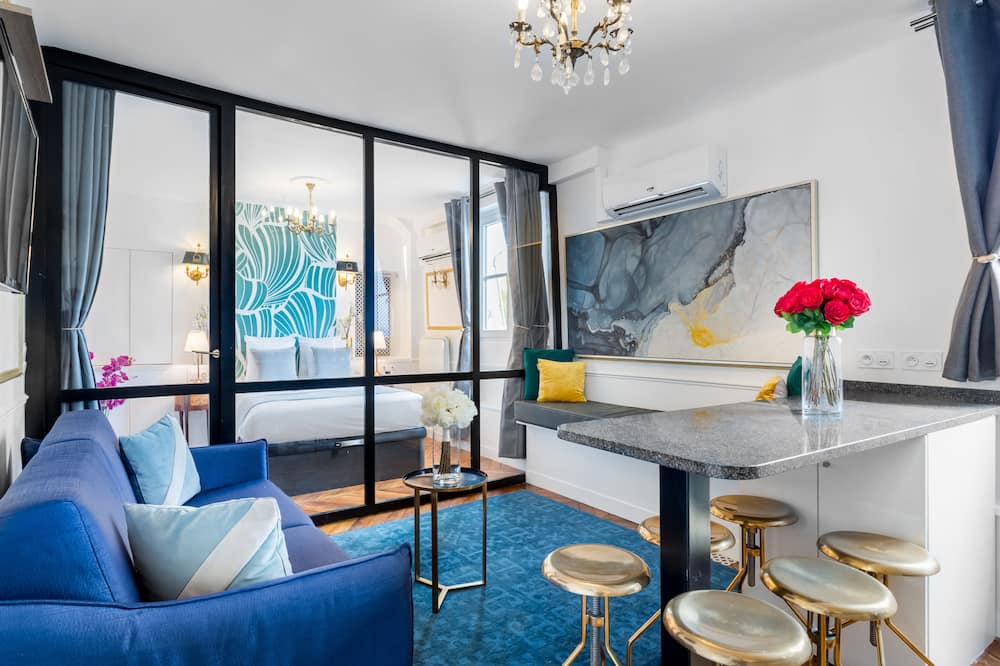 Merveil Luxury Suites - Royale - Saint Honore view