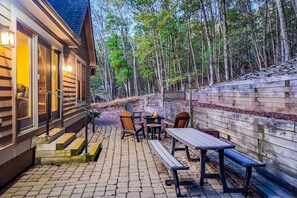 Outdoor dining - 2 Master BDRM, 2 Min to Camelback - Sleeps 10 (Tannersville)