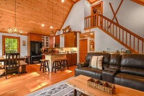 TV, fireplace, offices - 2 Master BDRM, 2 Min to Camelback - Sleeps 10 (Tannersville)