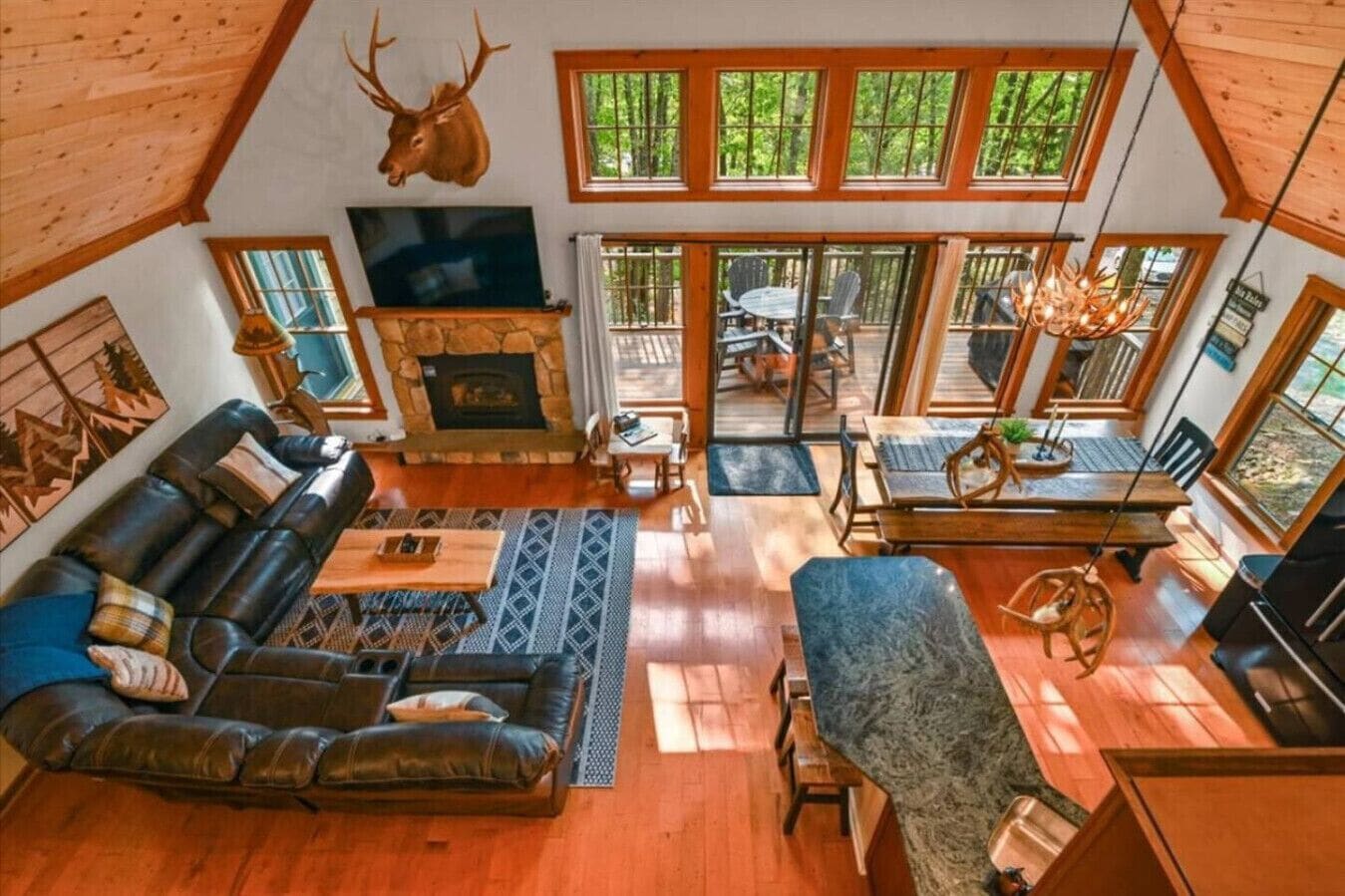 TV, fireplace, offices