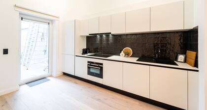 Your Antwerp Adventure: Sleeps 4!