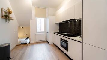 Refrigerador, horno, placa de cocina, lavavajillas