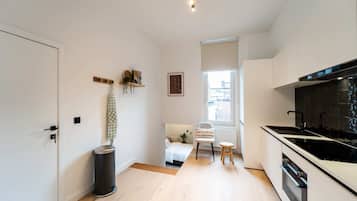 Réfrigérateur, four, plaque de cuisson, lave-vaisselle