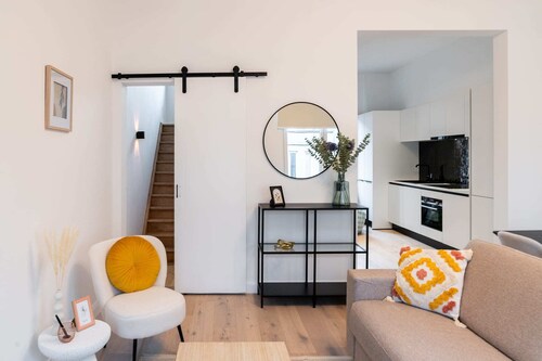 Antwerp Comfort: 3-Bedroom Apartment for 9