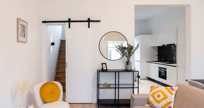 Antwerp Comfort: 3-Bedroom Apartment for 9