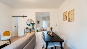 Unclassified image, 2 of 23, button - Antwerp Comfort: 3-Bedroom Apartment for 9 (Antwerpen)